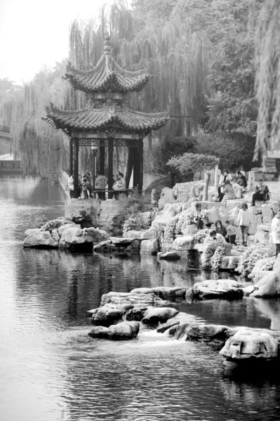济南护城河景观 记者王晓峰摄